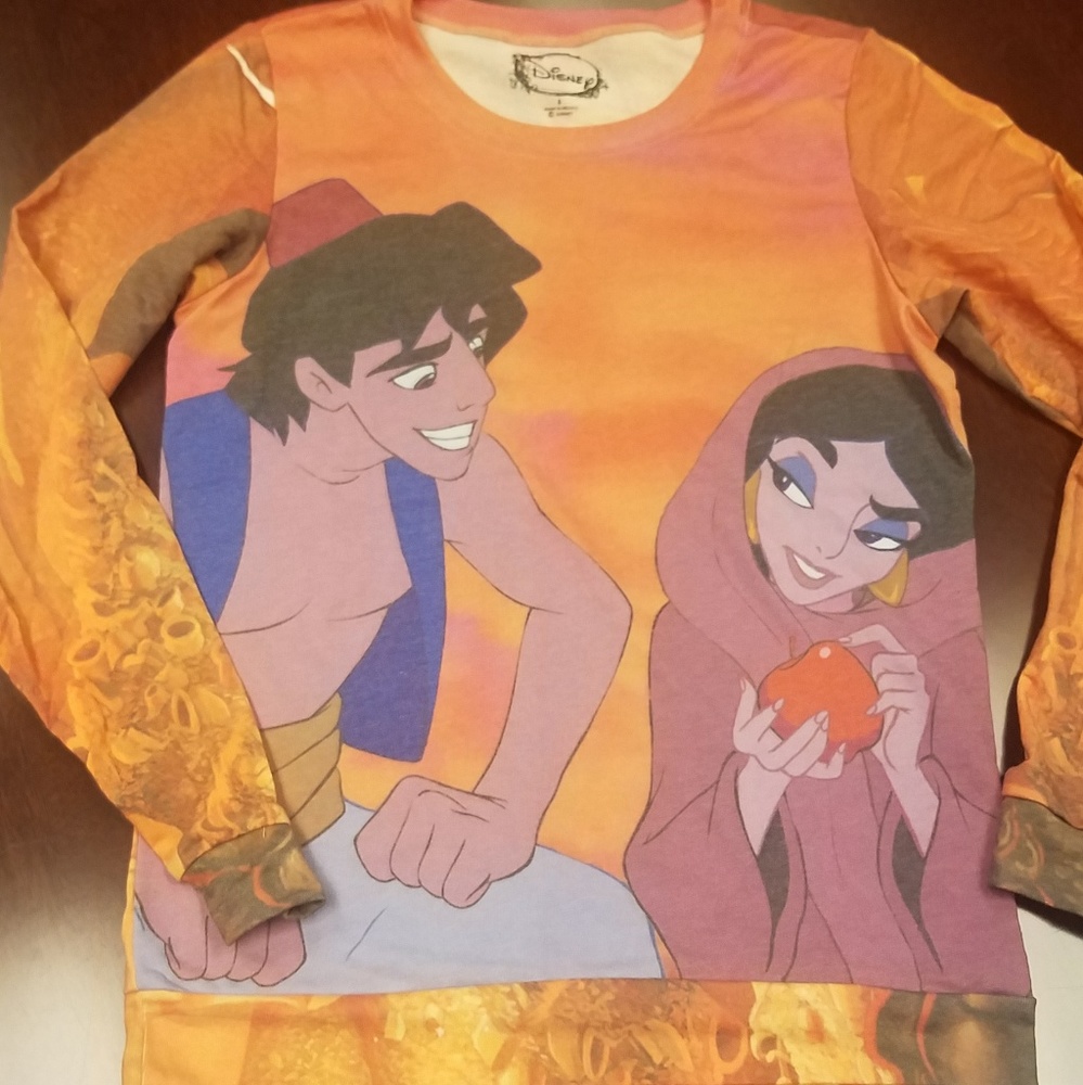 Disney Aladdin pullover Sweatshirt NWOT